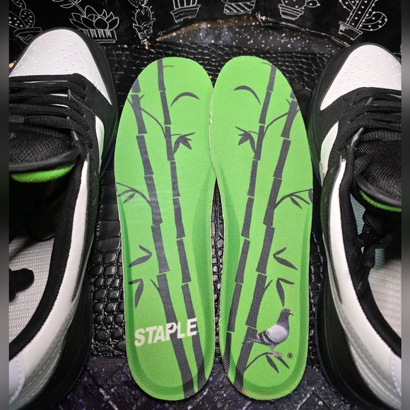 Nike SB Panda Pigeons Men's Black and White Sneakers - Picture 5 of 10